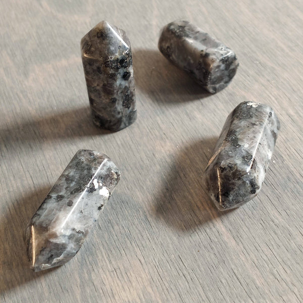 Gemstone Chubby Obelisk – Small Carved Crystal Tower
